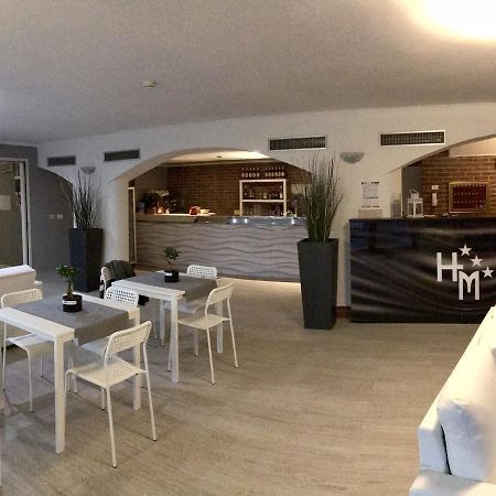 Hotel Mehari Риччоне Екстер'єр фото