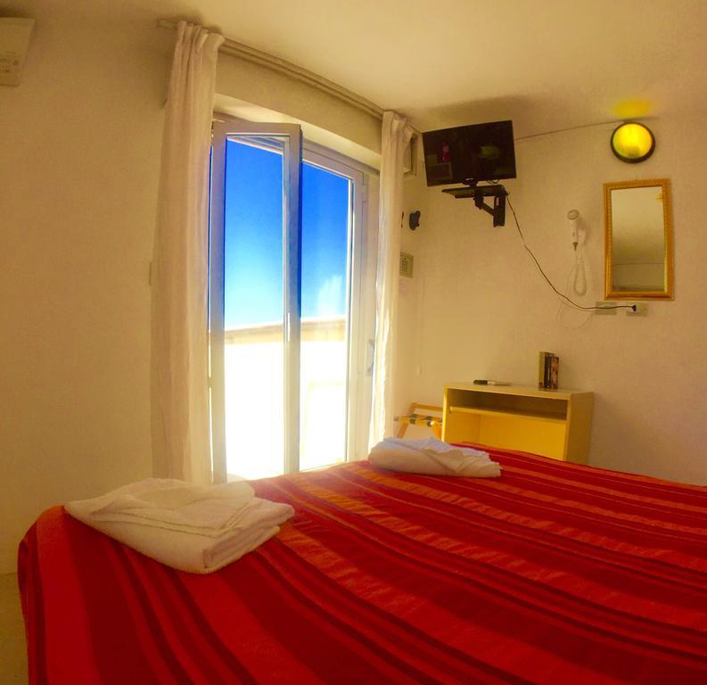 Hotel Mehari Риччоне Екстер'єр фото