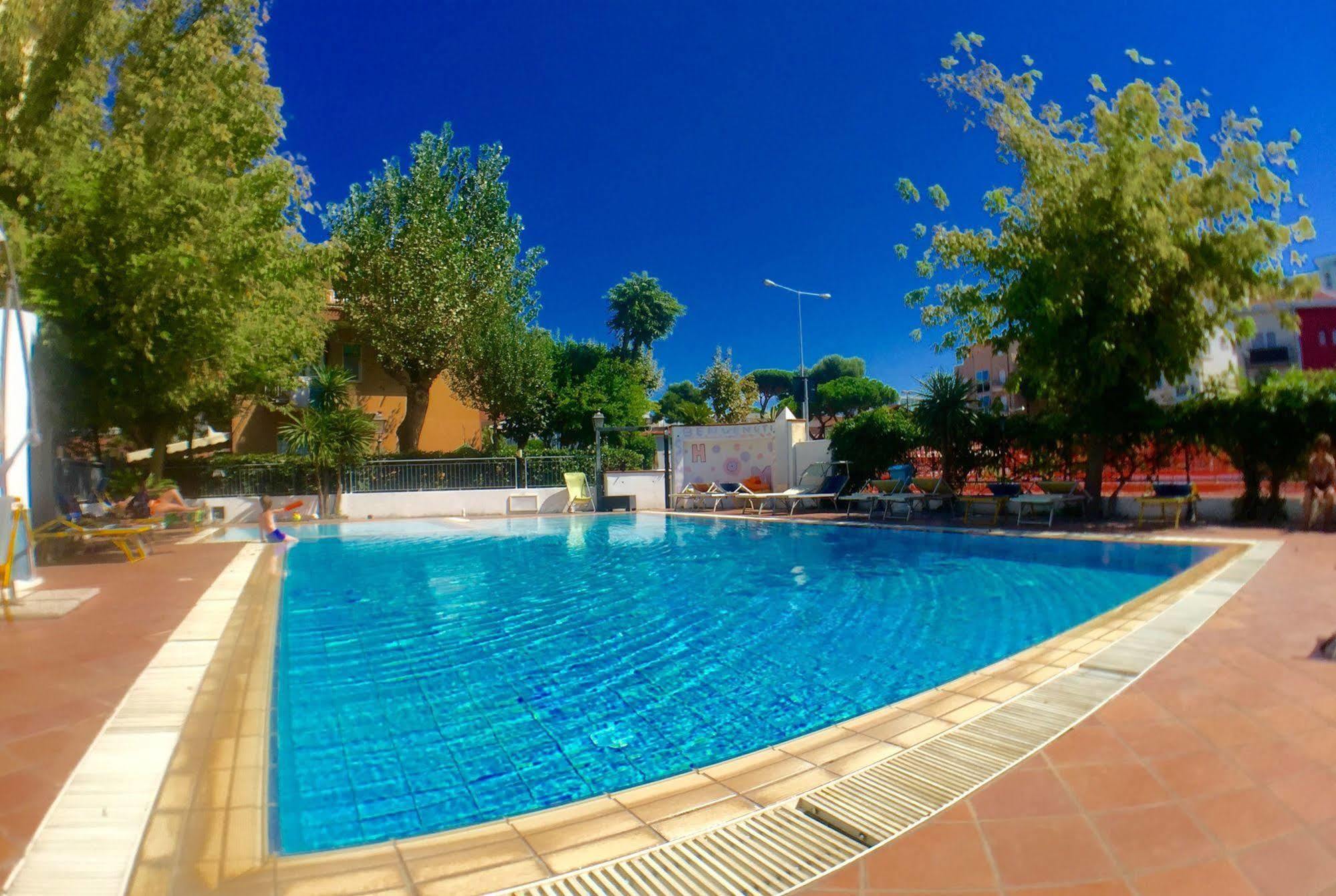 Hotel Mehari Риччоне Екстер'єр фото